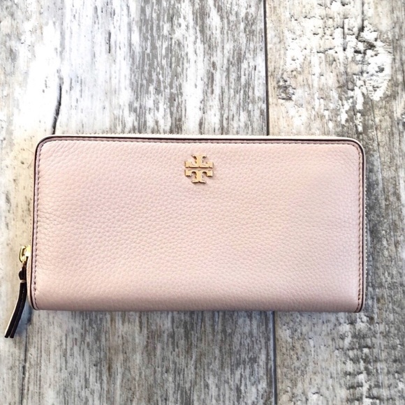 Tory Burch Handbags - Tory Burch Robinson Continental Zip Around Wallet